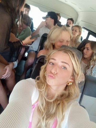 BEAUTIFULGIRS AND NICE GUYS WAY TO PARTY BEACH